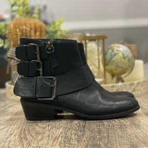 Yellow Box Shoes Black Brazen Ankle Boot Size 7